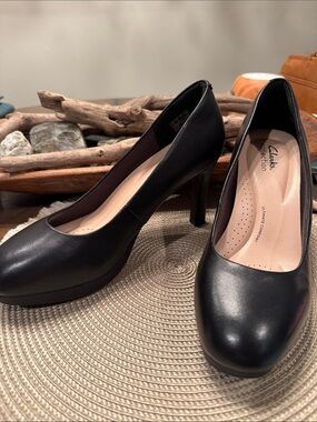 Clarks Black Leather Mid-High Heel Pumps